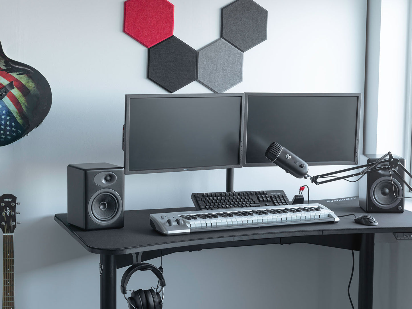 多功能升降桌 + 璐洛洛全桌桌墊 NZXT
